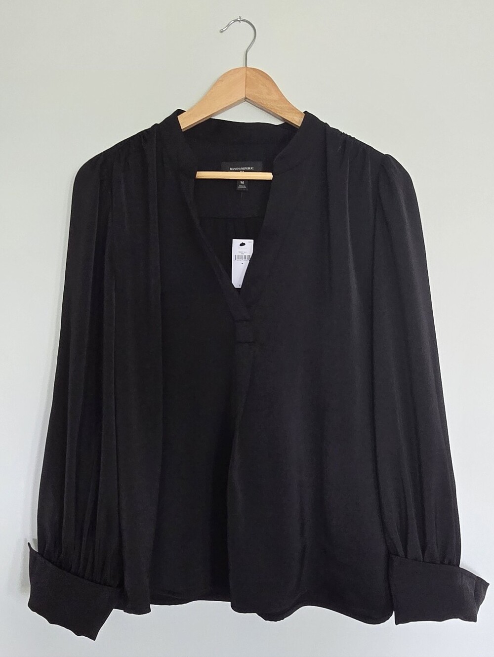 Banana Republic Black V-Neck Long Sleeve Blouse